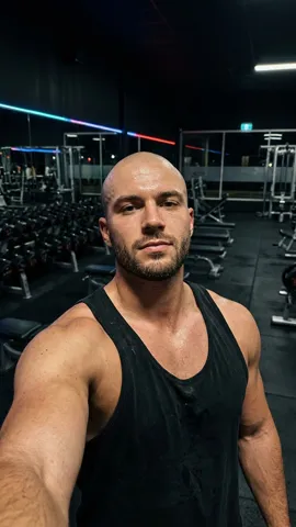 The gym selfie the video was made from